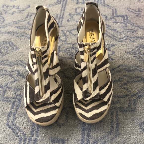 Michael Kors animal print wedge - Picture 2 of 4